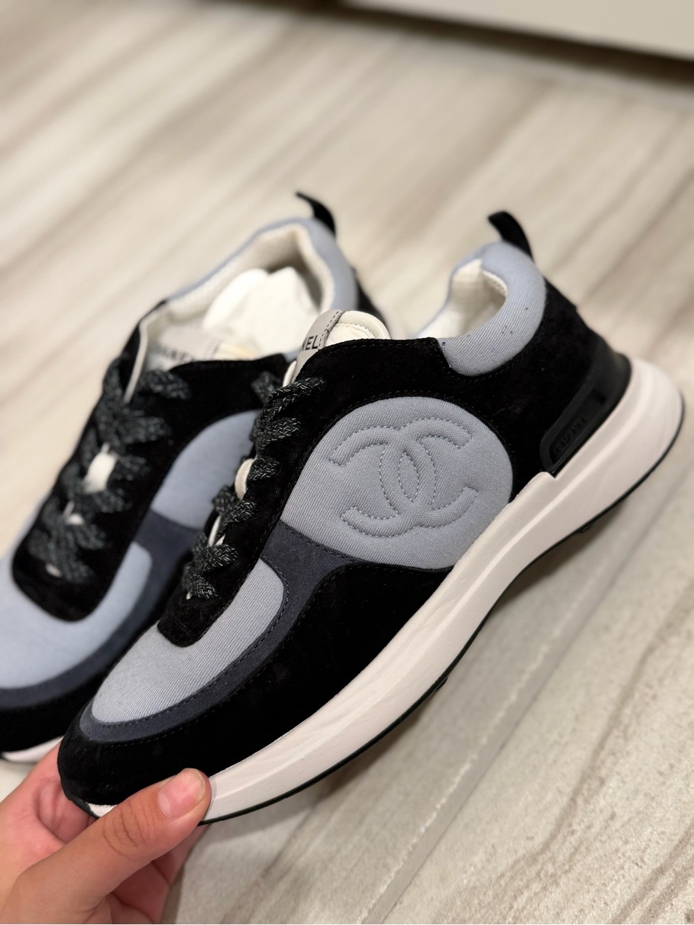 Chanel 22B Black Blue White  Lace Up Flat Runner sneaker size 38.5 - Picture 6 of 8